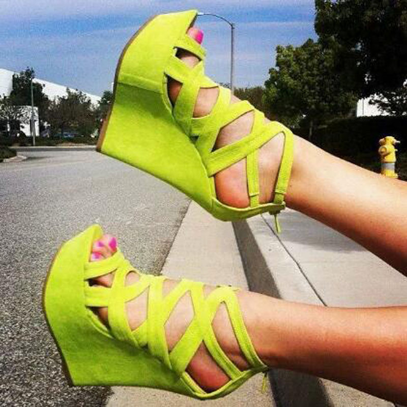 Women'S Shoes Yellow - Jasnożółte zamszowe sandały na platformie z