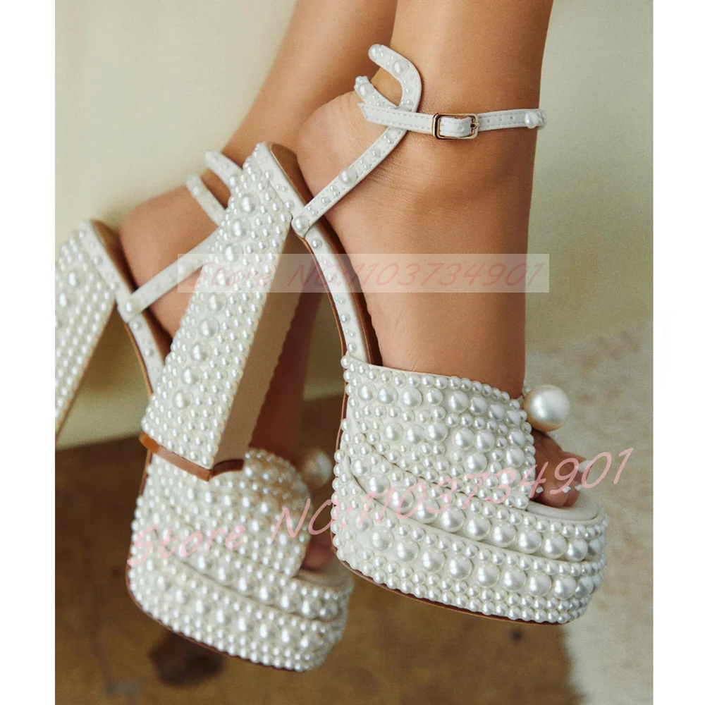 Block Heel Ankle Boots - Damskie białe sandały na platformie z
