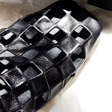 Women Shoes Mules - Damskie czarne płaskie sandały z ażurowym