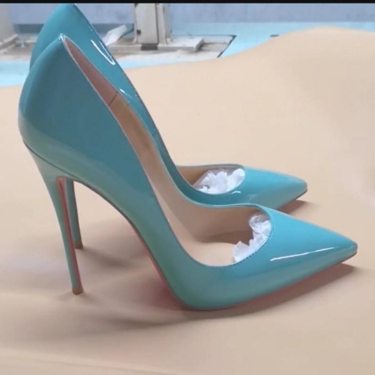 Patent Leather Pump - Nowe, seksowne szpilki z lakierowanej skóry,