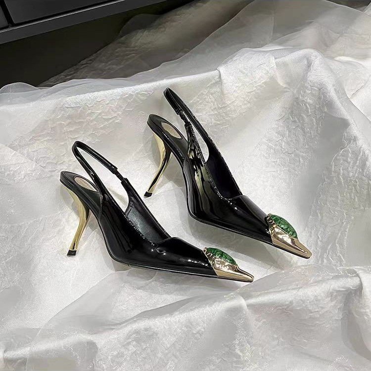 Szpilki damskie w stylu gwiazd – Patent Leather Pump recenzja i cena