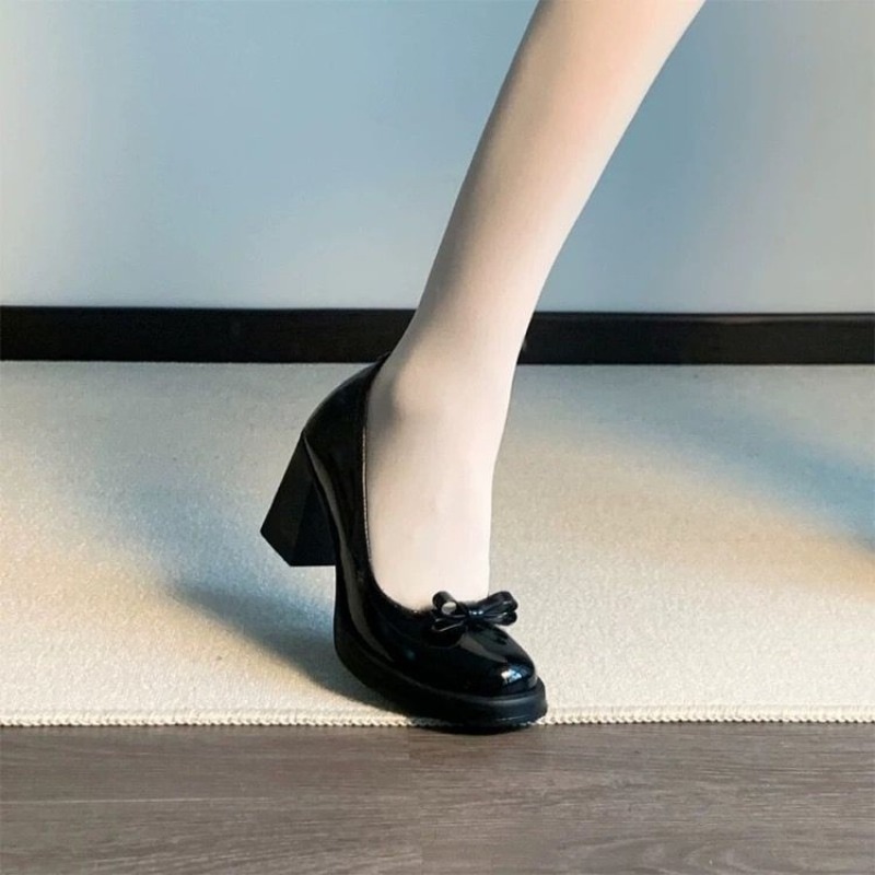 Czarne eleganckie buty Mary Ja – Patent Leather Pump recenzja i cena