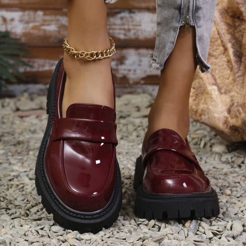 Skórzane lakierowane buty na ś – Patent Leather Pump recenzja i cena